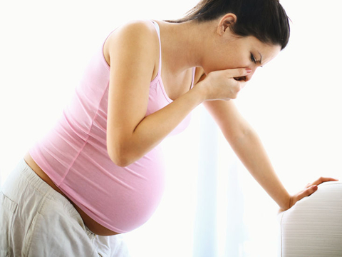 Hogyan kezeljük a refluxot terhesség alatt?